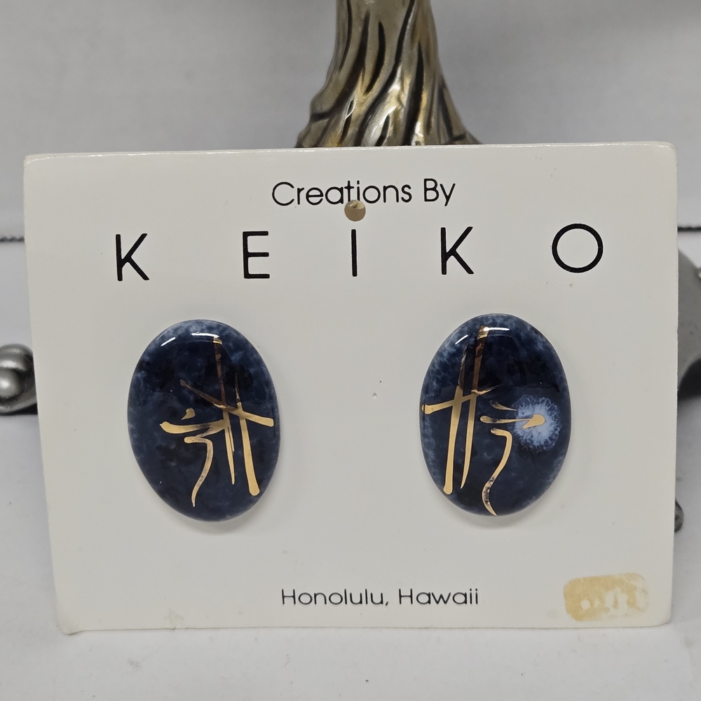 Creations by Keiko Blue & Gold Oval Ceramic Clip ER NWOT 1 1/4"x7/8"